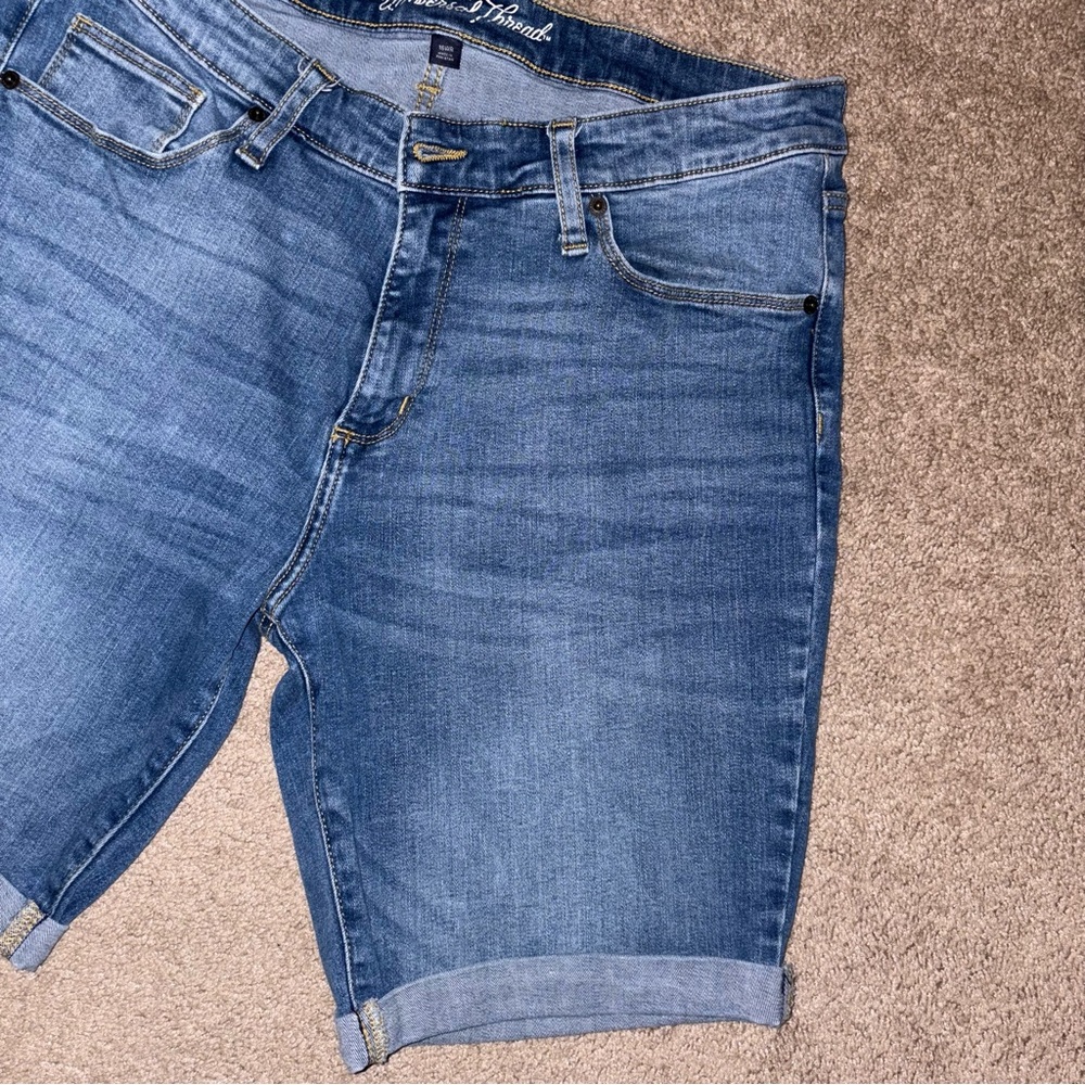 Universal Thread Blue Jean Shorts with Rolled Hems - Picture 5 of 6